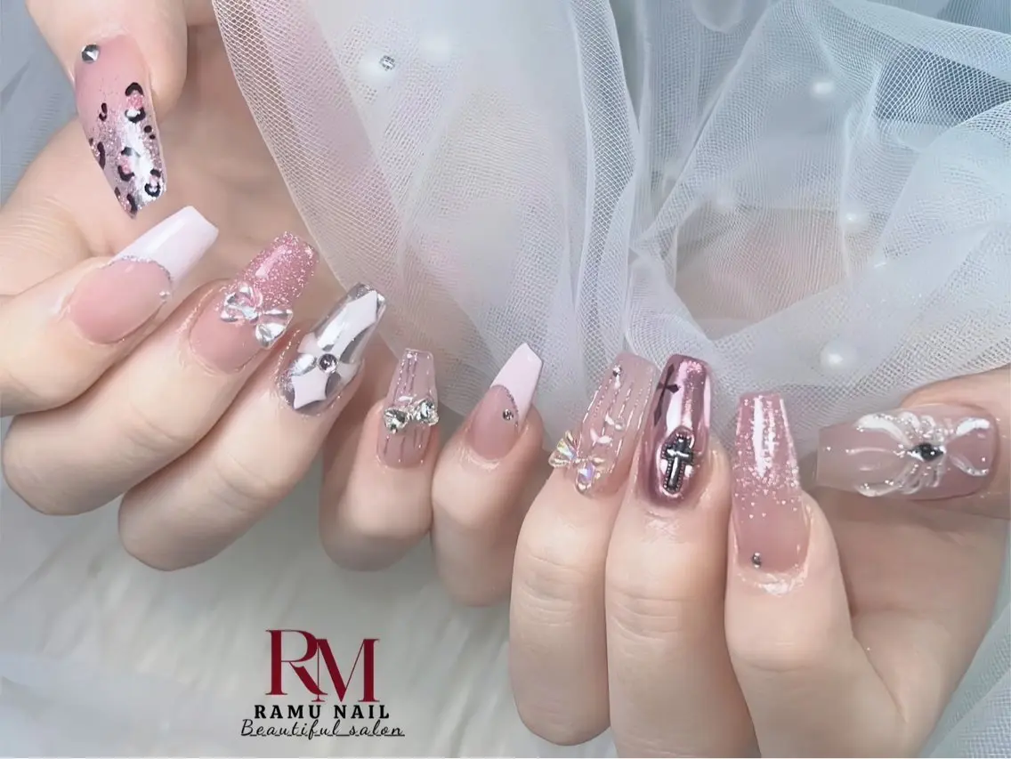 ネイル キラキラネイル マグネットネイル ミラーネイル ピンク 春ネイル ハンドネイル RAMU Nail 恵比寿店のネイルデザイン