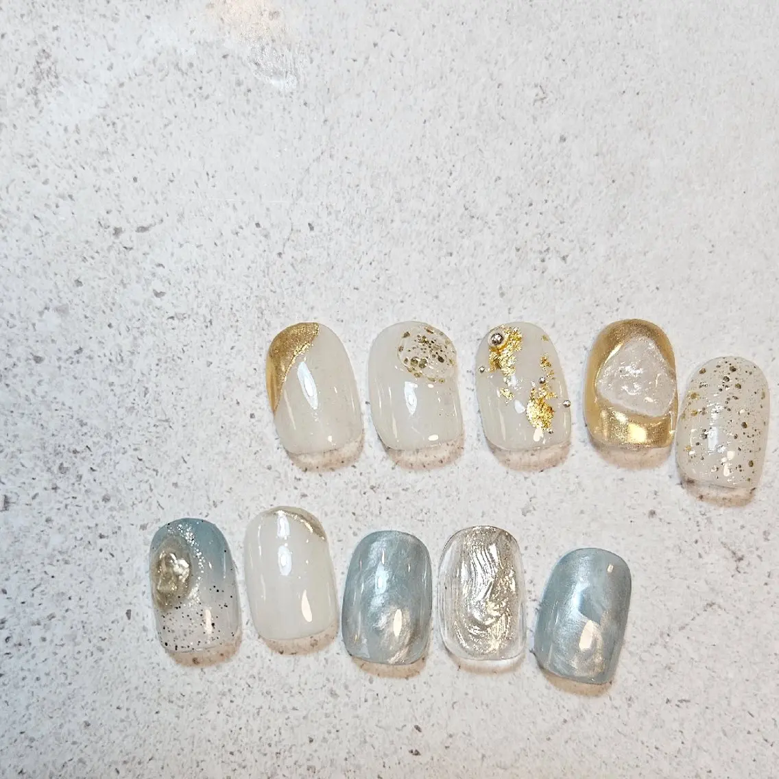 ネイル キラキラネイル ニュアンスネイル シンプルネイル 春ネイル ハンドネイル Nailsalon manoのネイルデザイン
