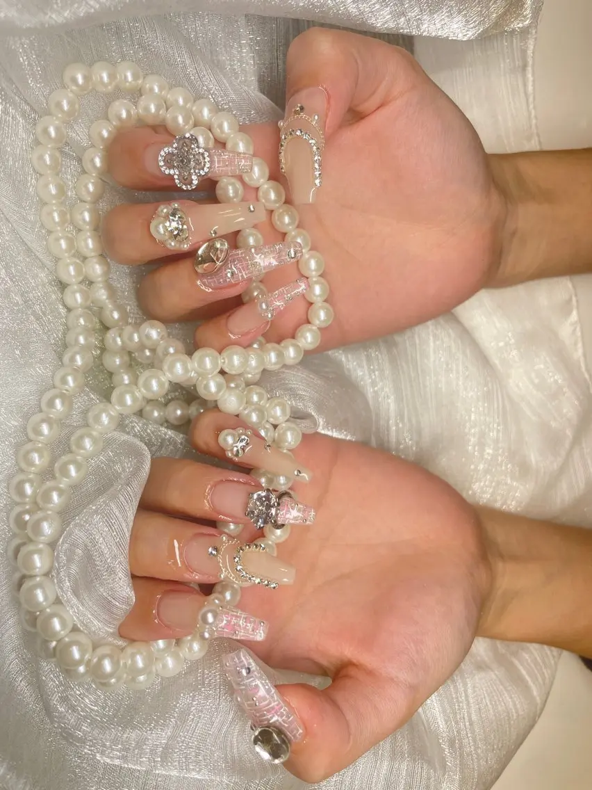 ネイル 長さ出し フットネイル フレンチネイル ジェルネイル ガラスフレンチ More Glam渋谷店のネイルデザイン