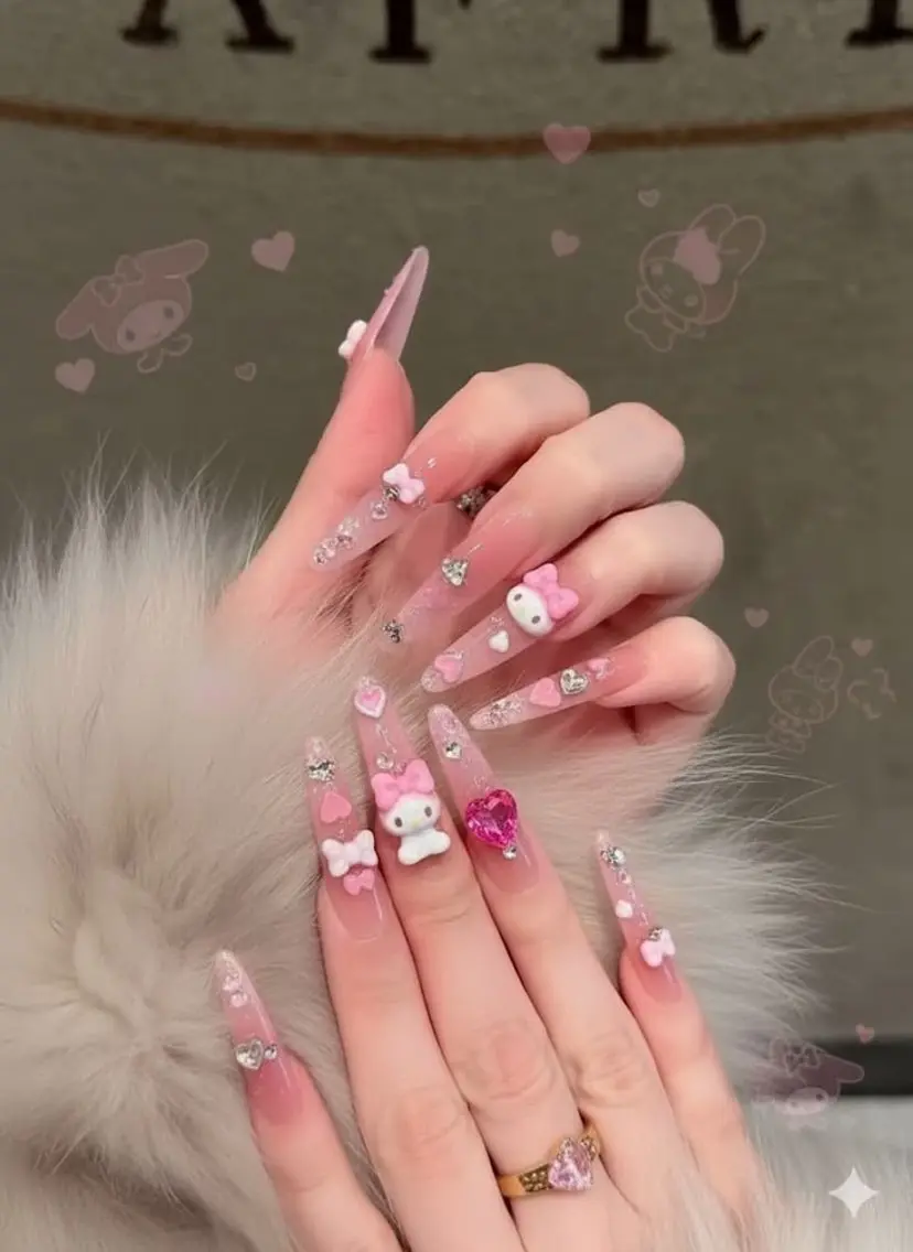 ネイル キラキラネイル 韓国ネイル マグネットネイル 持ち込み ネイルチップ ハンドネイル Himeka Bling.Nailのネイルデザイン