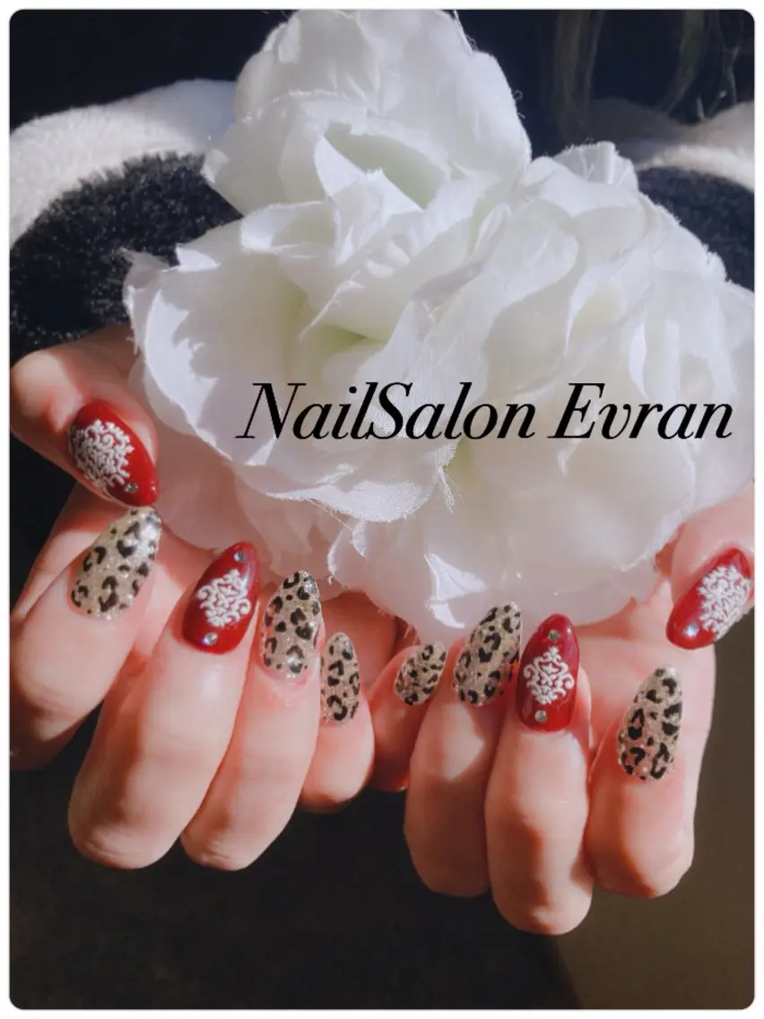 ネイル アートネイル フレンチネイル マグネットネイル 持ち込み ニュアンスネイル ハンドネイル Nail salon Evranのネイルデザイン