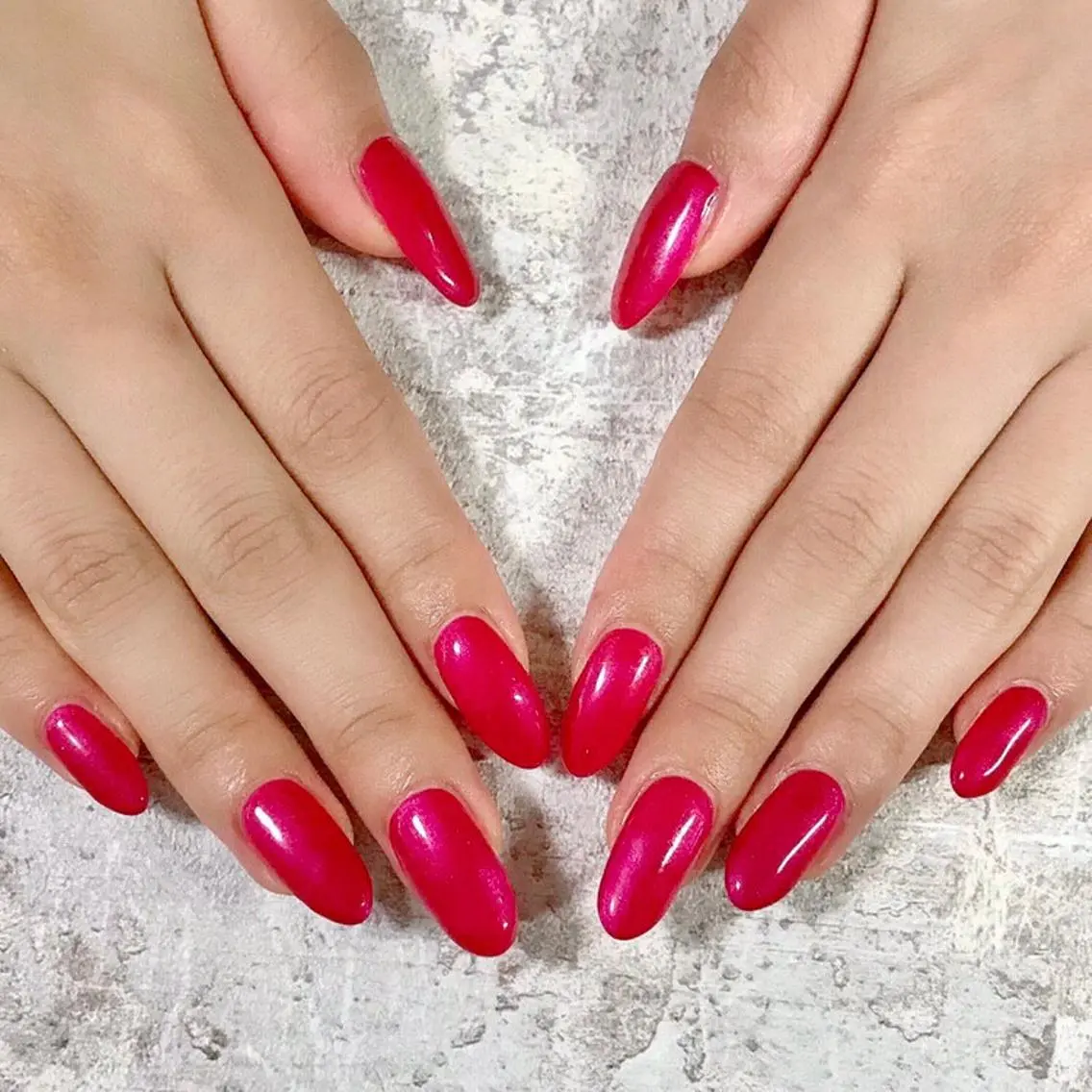 ネイル ワンカラーネイル 赤色 ハンドネイル mogunail &blowのネイルデザイン
