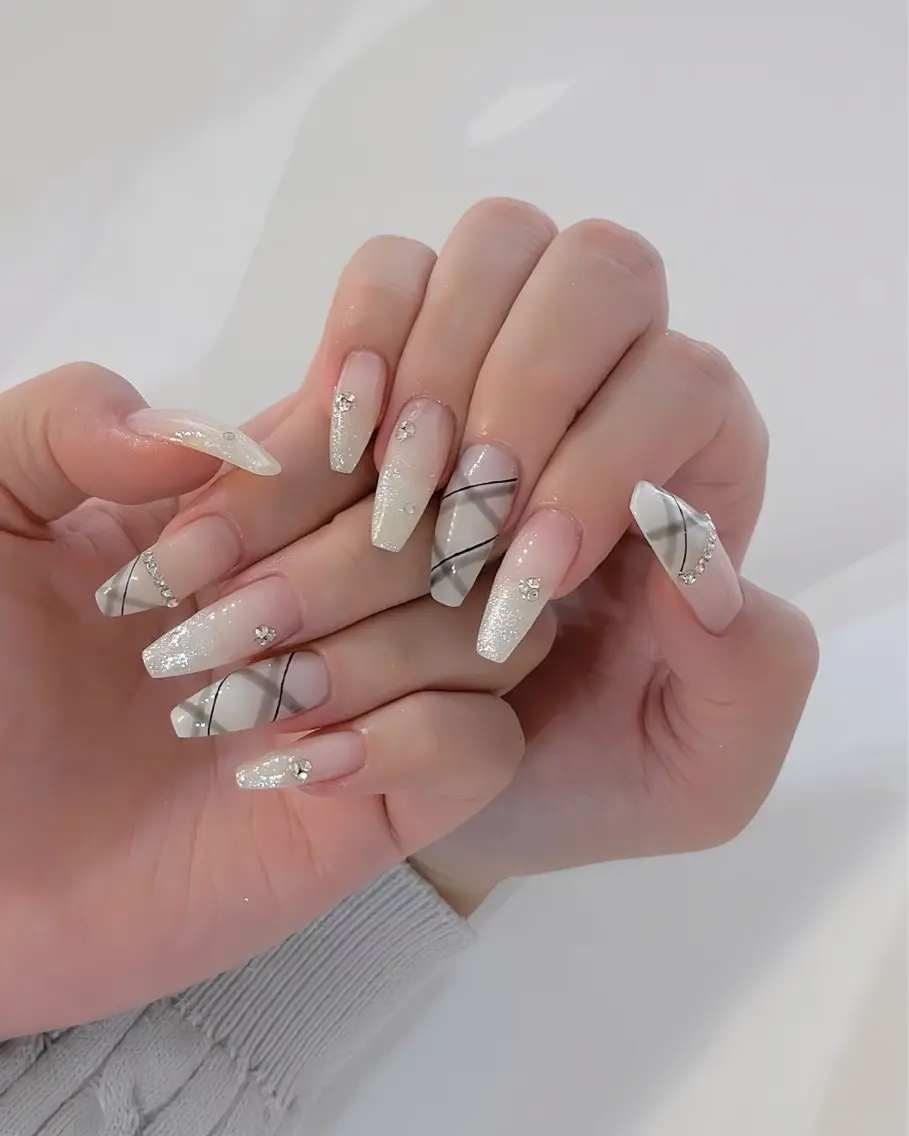 ネイル アートネイル 長さ出し ガーリー 韓国ネイル 持ち込み Rin Nail 新大久保店のネイルデザイン