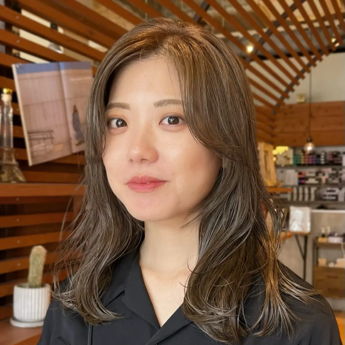 ミディアム カット YUI🍊 ボブ/レイヤーカットのヘアスタイル