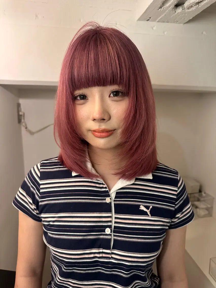 ミディアム カラー カシス ピンクカラー カット ヘアカラー Hana ハイトーン🕯🩰のヘアスタイル