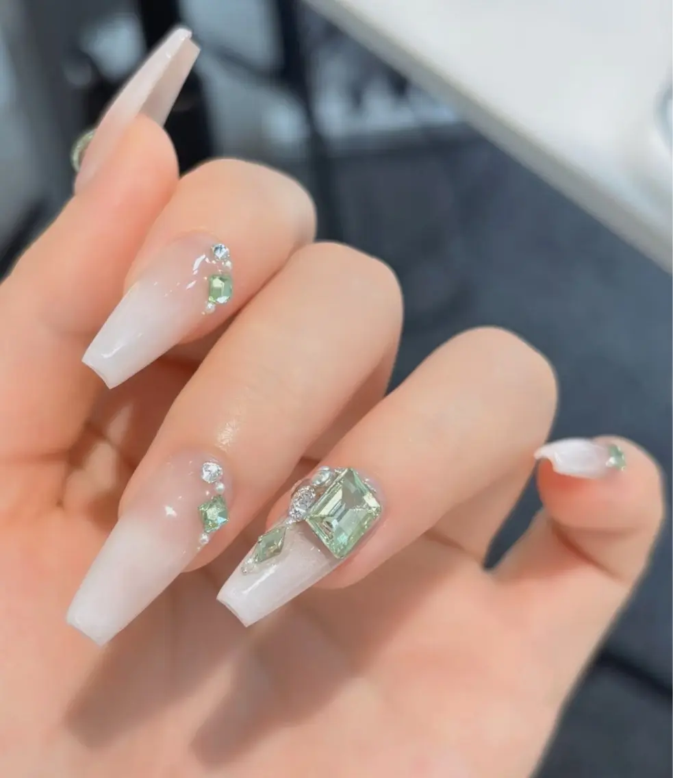 ネイル オーロラネイル チークネイル 長さ出し フットネイル フレンチネイル ハンドネイル NEW NAIL 池袋のネイルデザイン