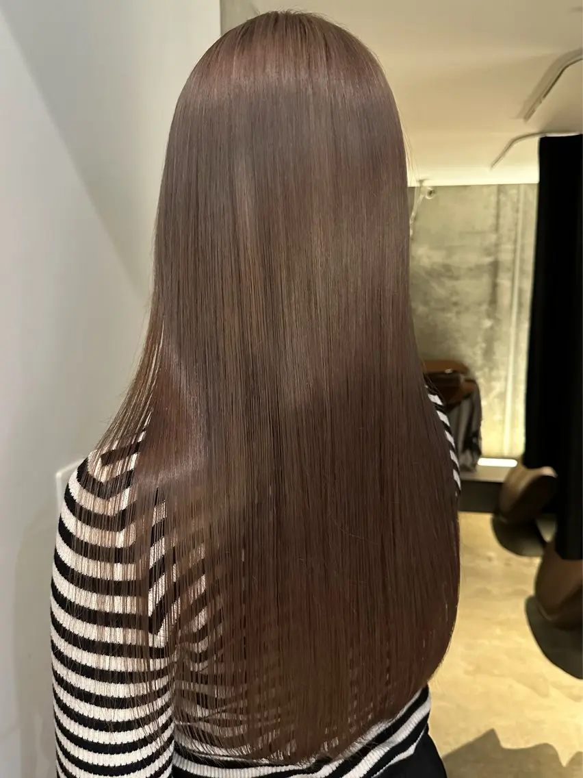 ロング カラー ベージュカラー ブリーチ ケアブリーチ 透明感カラー ダブルカラー ヘアカラー トリートメント ヘアセット ベージュカラー🐑 レイヤー🤎塚原優芽のヘアスタイル