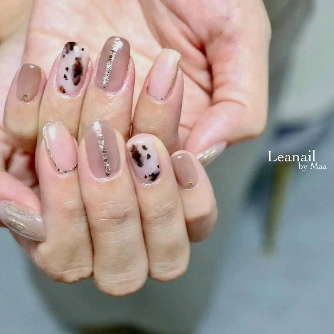 ネイル アニマル柄 ニュアンスネイル private_ salon.Leaのネイルデザイン