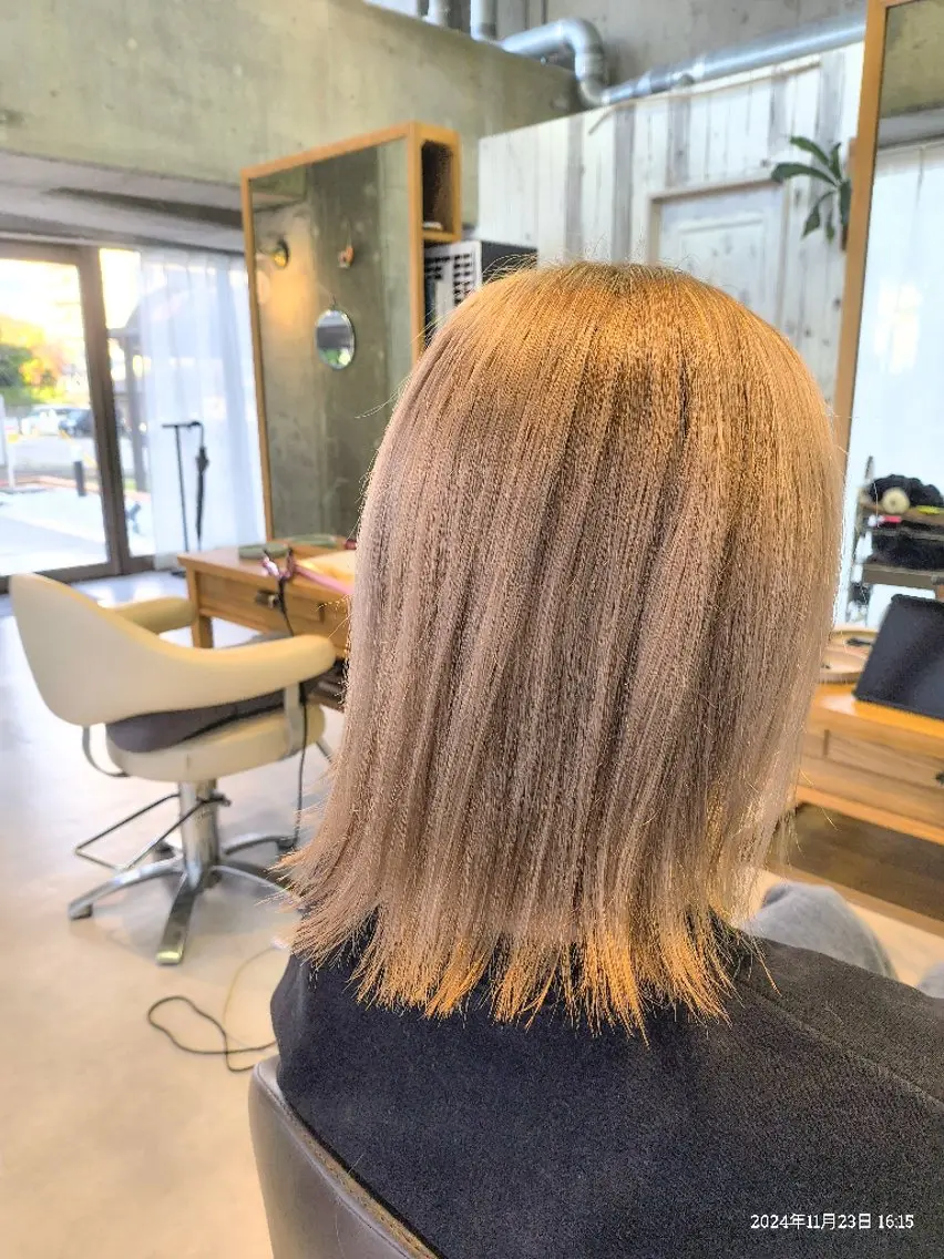 ミディアム [RiLo] 松村のヘアスタイル
