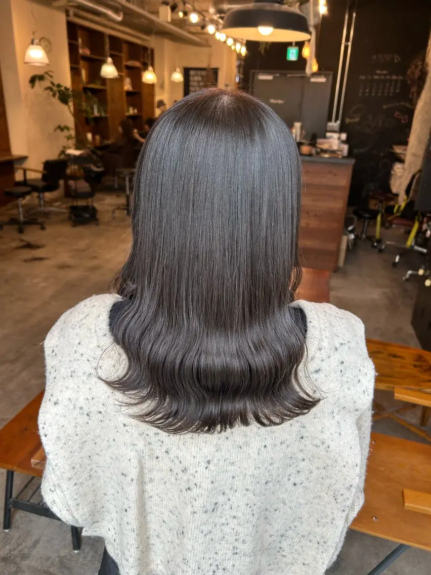 ミディアム カラー グレージュ the BRIDGE 加藤みのりのヘアスタイル