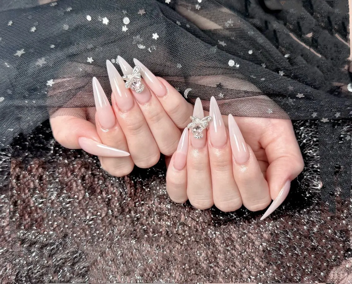 ネイル 成人式 フラッシュネイル フレンチネイル ジェルネイル グラデーション Rin🧸 Chanのネイルデザイン