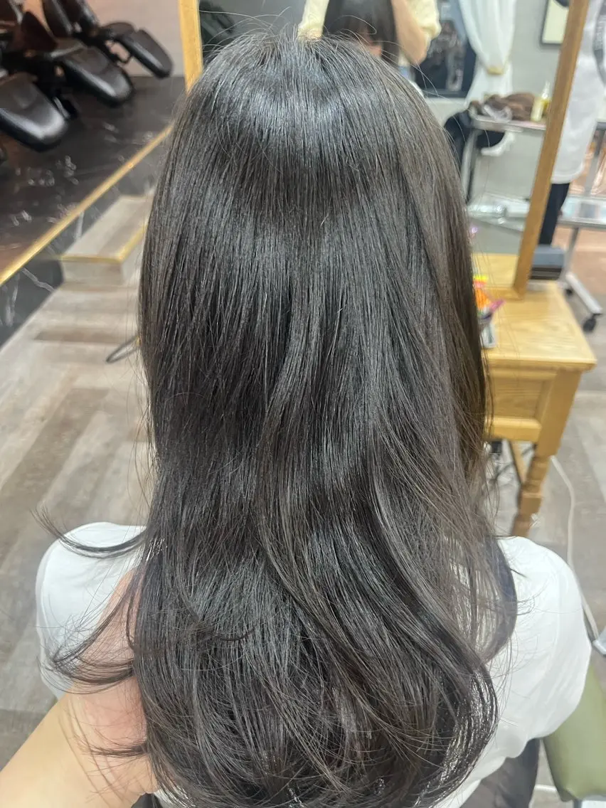 セミロング カラー ベージュカラー オリーブベージュ ヘアカラー こと 🐰平塚店のヘアスタイル