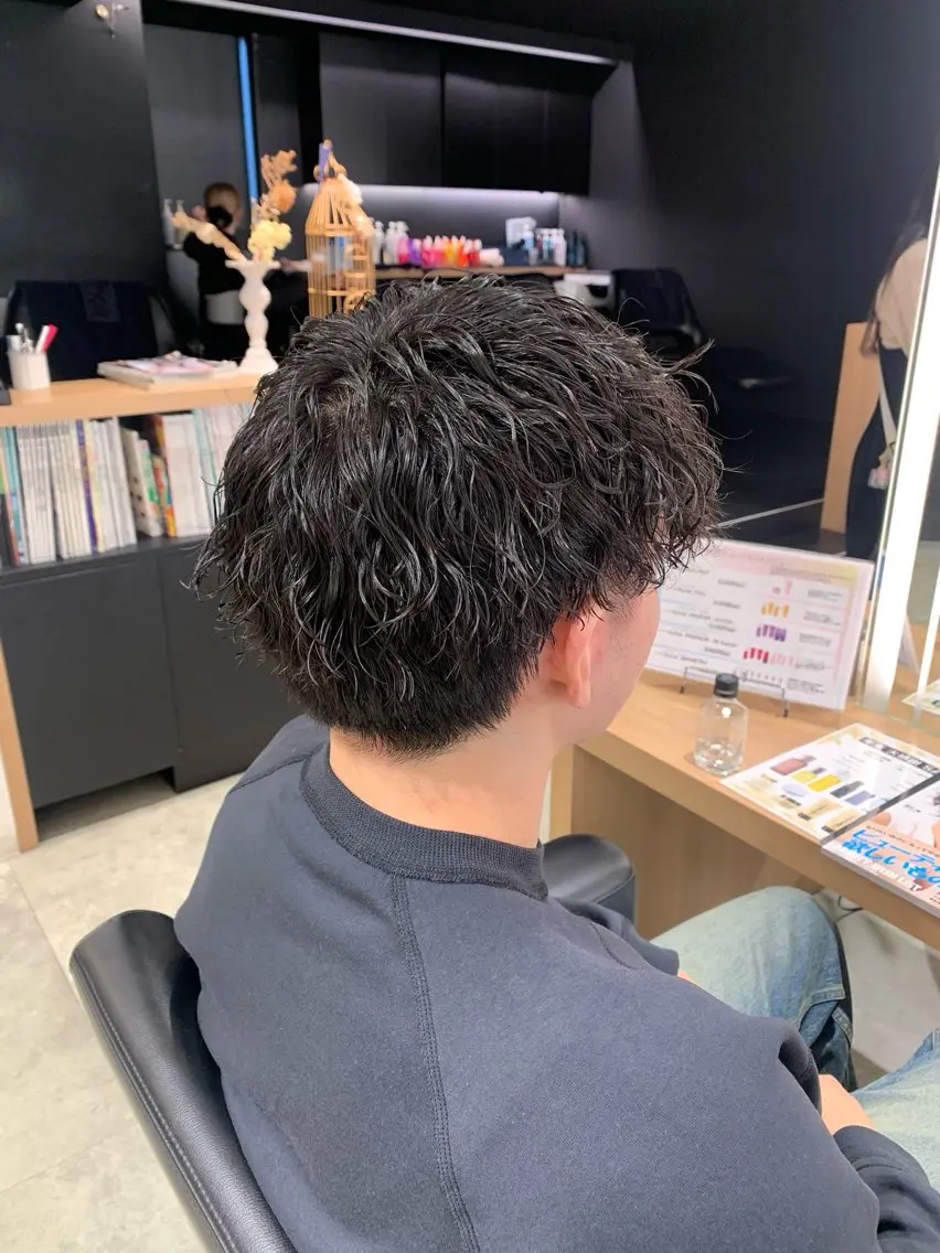 ショート パーマ メンズ メンズパーマ ツイストスパイラルパーマ スパイラルパーマ メンズカット・ パーマ🎈はなさかのヘアスタイル