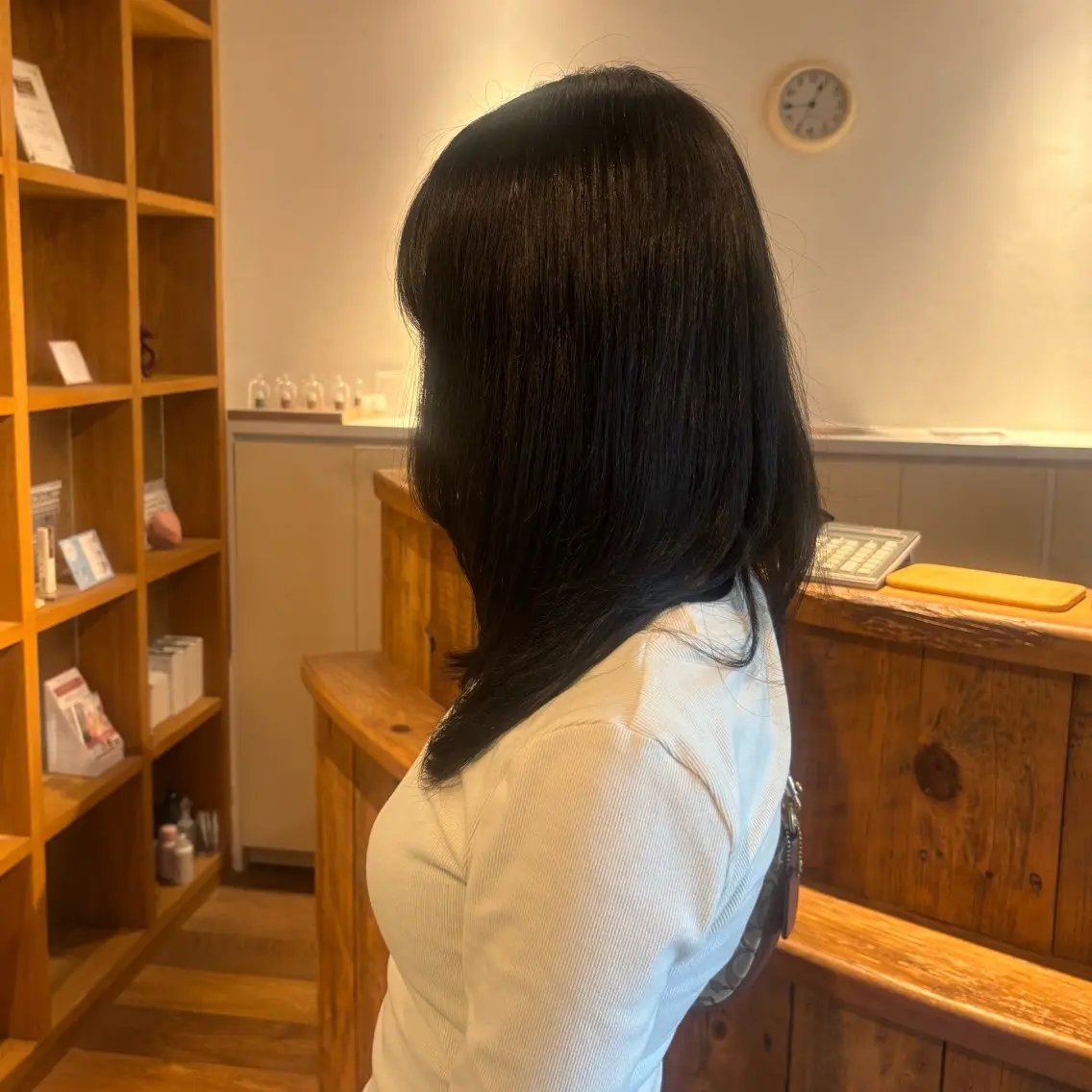 セミロング カラー Noa🎀🫧 KNACK 東三国のヘアスタイル