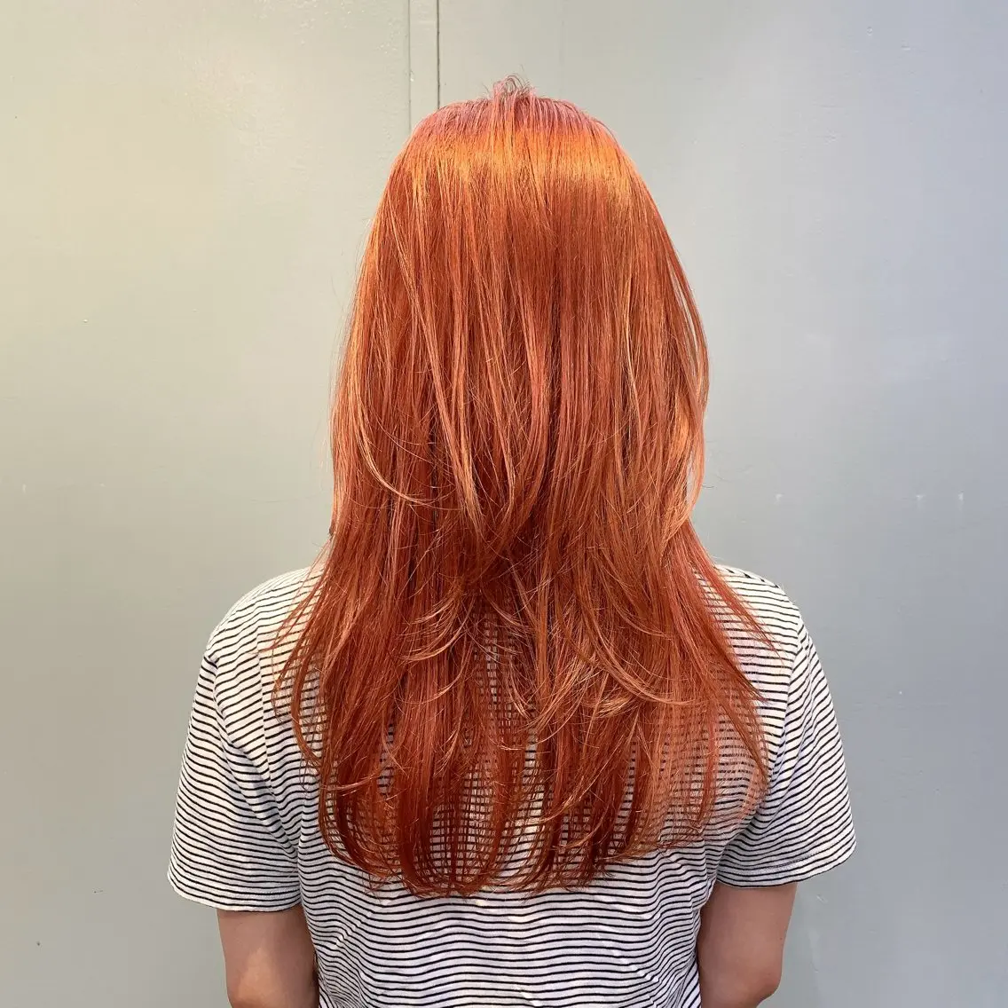 ロング カラー ロングレイヤー ハイトーンカラー オレンジ ハイレイヤー レイヤーカット カット ヘアカラー トリートメント No1韓国風レイヤー &カチモリ✨ /サキのヘアスタイル