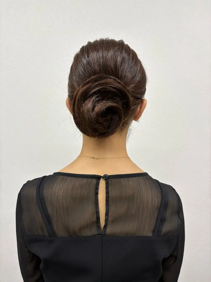 ✨️【立体感フルールお花アレンジシニヨンヘアセット】✨️絶対人と被らない個性ブライダルヘアセット✨️の写真