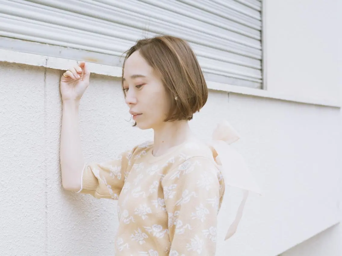 ショート カラー 切りっぱなしボブ ショートボブ ベージュカラー ブルーカラー ブルージュ 撮影モデル 斉藤 正敏のその他イメージ