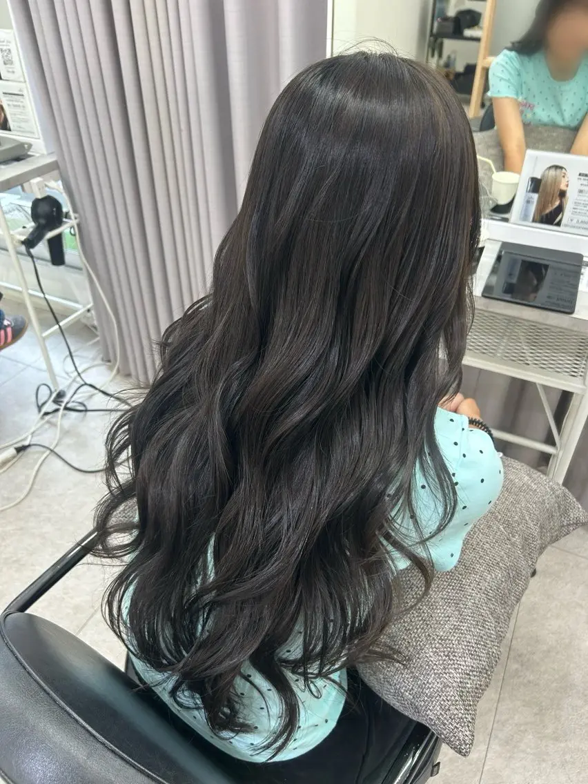 ロング カラー ヘアアレンジ ヘアカラー トリートメント 梅木李奈🕊️ レイヤー透明感カラーのヘアスタイル