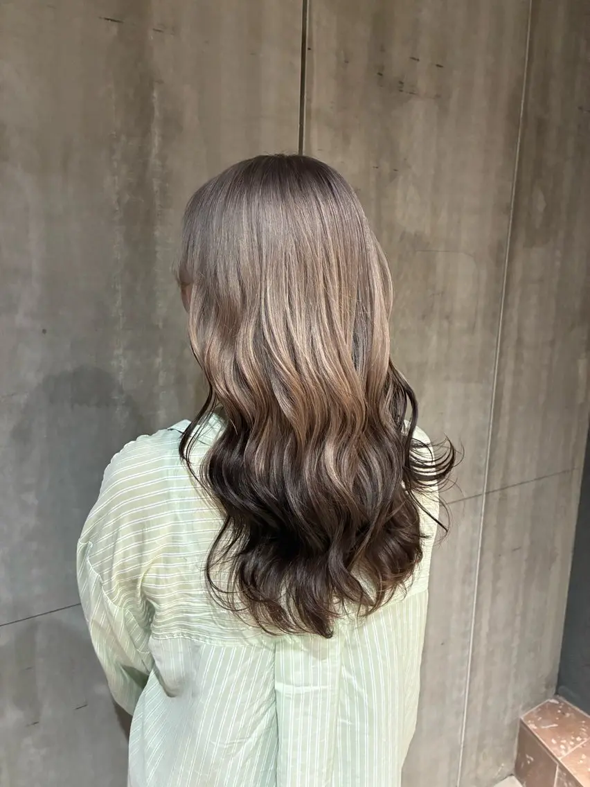 ロング カラー カット ヘアカラー トリートメント 銀座／柔らかベージュ 似合せカット／ハルトのヘアスタイル