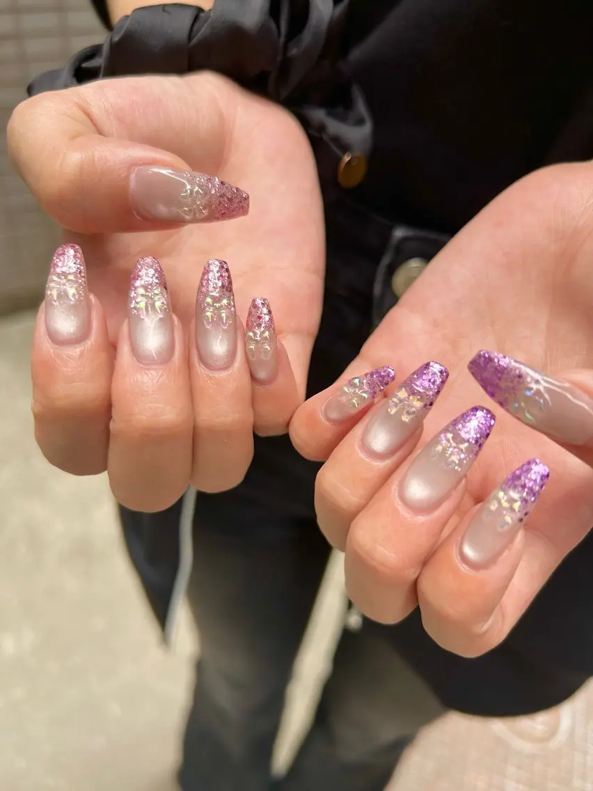 ネイル キラキラネイル マグネットネイル 持ち込み オフィスネイル ピンク ハンドネイル Lily nailのネイルデザイン