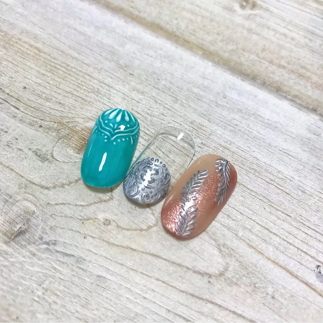 ネイル elu :nail&eyeのネイルデザイン
