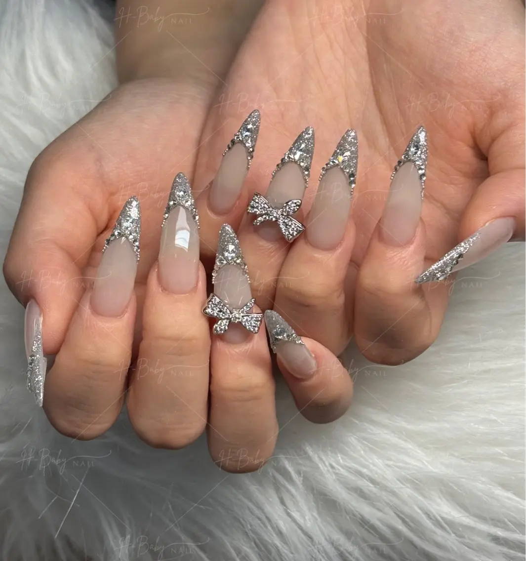 ネイル オーロラネイル フレンチネイル ジェルネイル ハロウィン キラキラネイル ハンドネイル H.baby Nail Salonのネイルデザイン