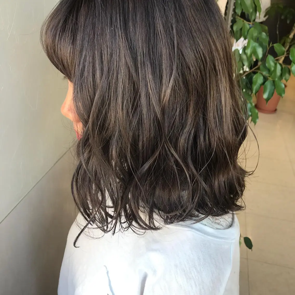 ミディアム カラー グレージュ ラベンダーカラー ラベンダーグレージュ ラベンダーグレー ヘアカラー トリートメント Oopsレイヤー 加藤澄都のヘアスタイル