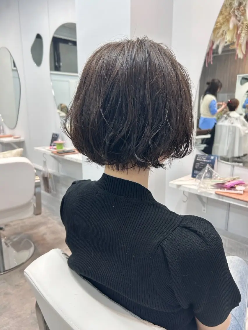 ショート ヘアカラー 秋山夏三/透明感カラ ー/赤み消しカラーのヘアスタイル
