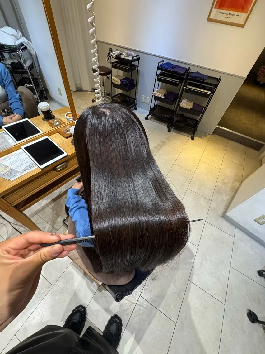 セミロング パーマ 髪質改善 縮毛矯正 カット 縮毛矯正 過去一の柔髪ヘア 🌿einshairのヘアスタイル