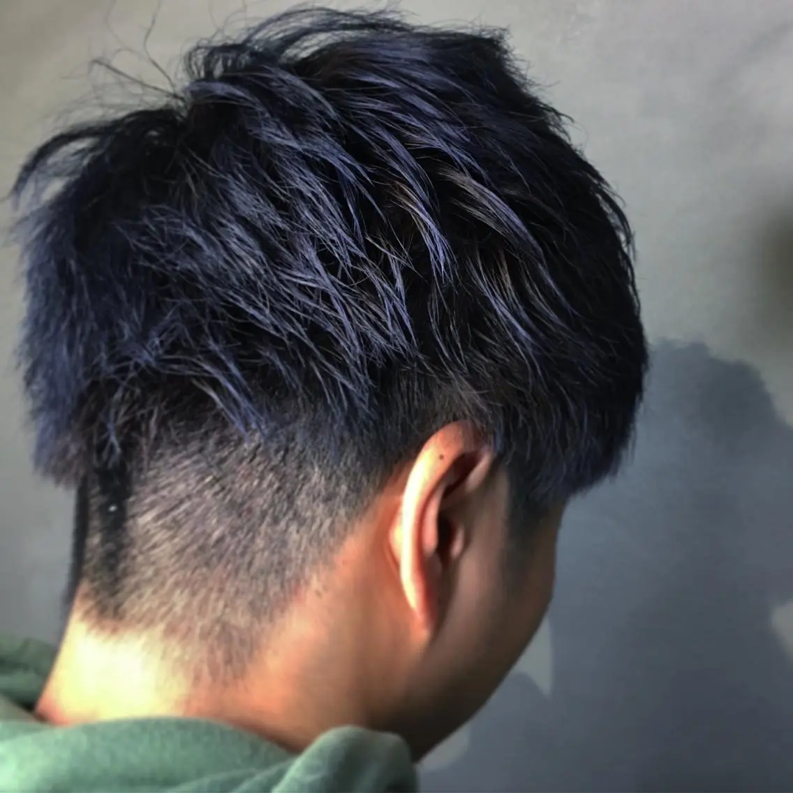 カラー メンズ ブルーカラー ブルージュ カット ヘアカラー くまがい みゆ【edge.】のヘアスタイル