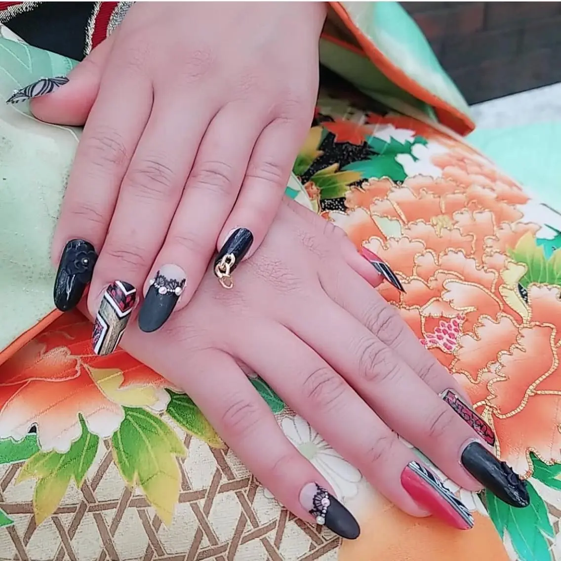 ネイル 成人式 ネイルチップ ブライダルネイル thrush nailsのネイルデザイン