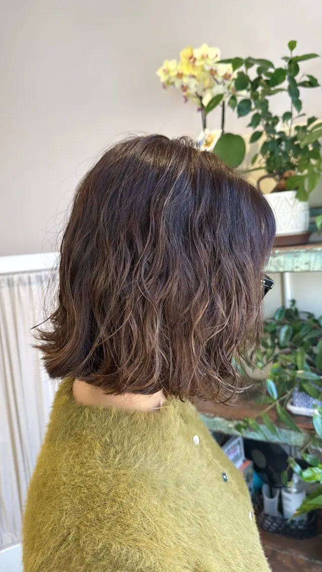 ミディアム カラー ベージュカラー オリーブベージュ カット ヘアカラー トリートメント Sakura .のヘアスタイル