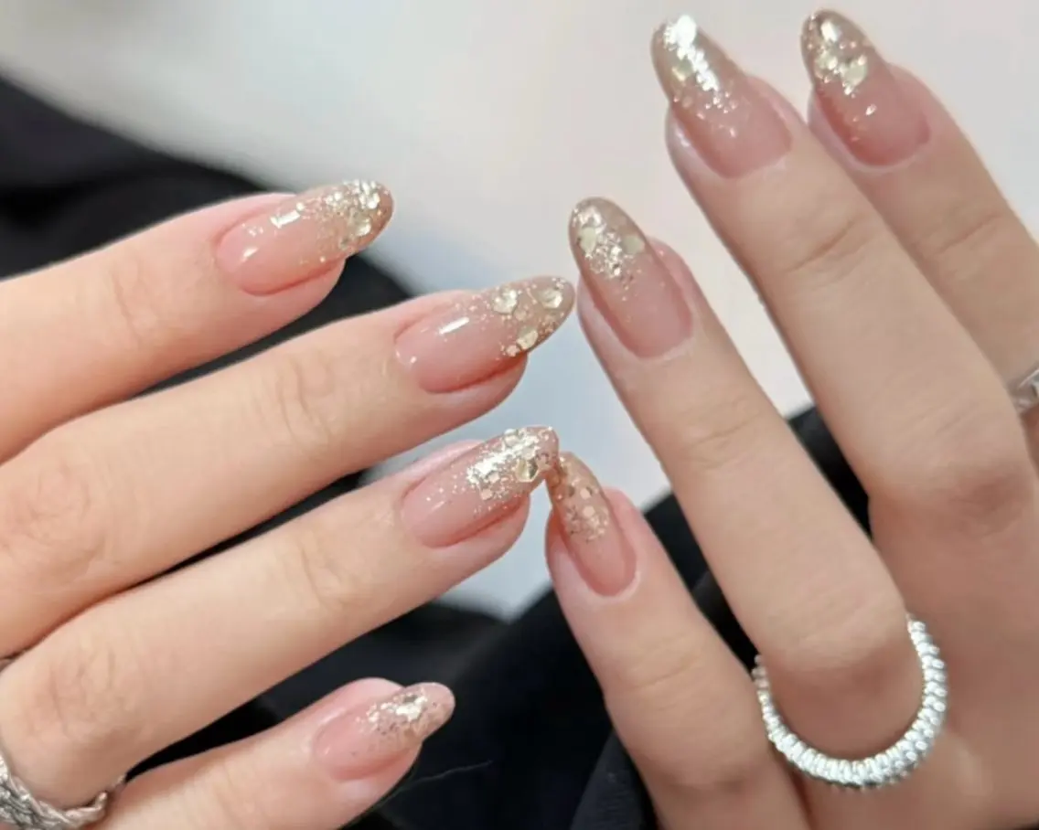 ミディアム ハンドネイル ハンドケア NAILS Soraのネイルデザイン
