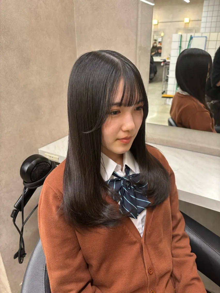 ロング カラー 抜け感レイヤー︴ ニュアンスカラーのヘアスタイル
