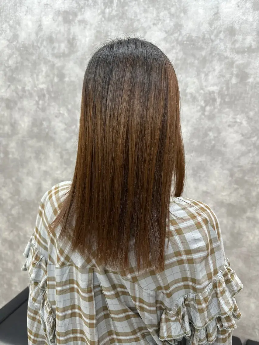 ミディアム Azule なつめのヘアスタイル