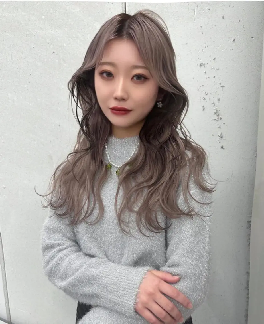 ロング カラー カット ヘアカラー トリートメント 韓国/レイヤー/ 透明感🩶ひかる🩶のヘアスタイル