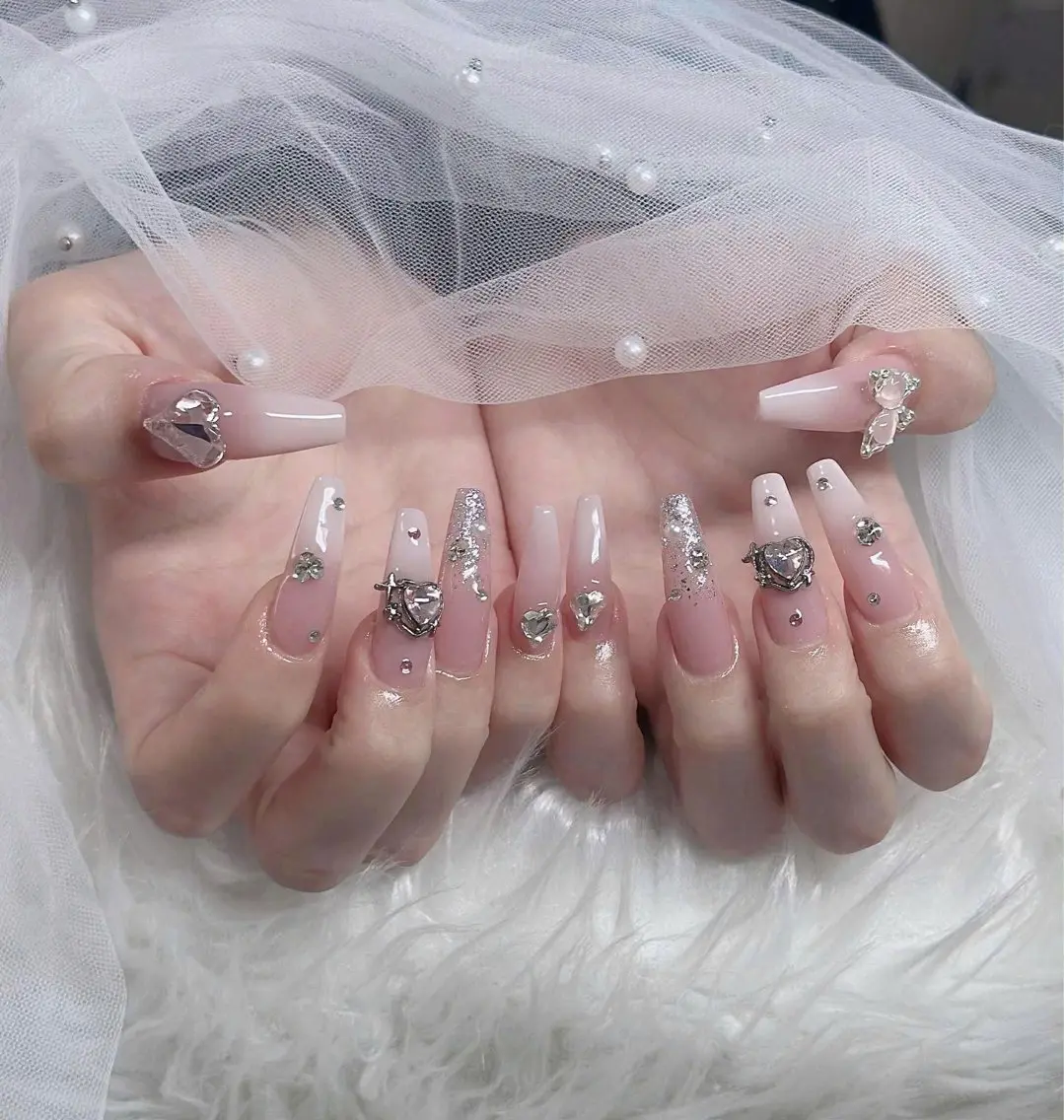 ネイル フレンチネイル ジェルネイル ガラスフレンチ ハロウィン ハート ハンドネイル H.baby Nail Salonのネイルデザイン