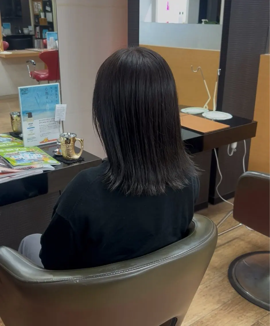 セミロング カラー オオエ トア／カットモデルのヘアスタイル