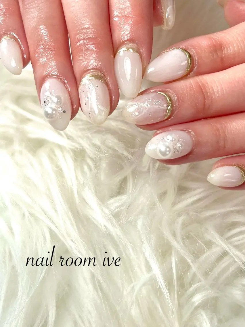 ネイル ラメ(グリッター) 大理石ネイル(マーブル) ミラーネイル ワンカラーネイル ストーンネイル nail room IVEのネイルデザイン