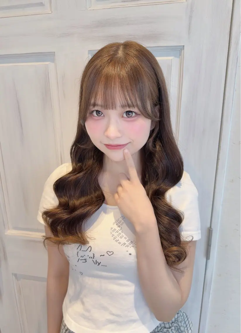 ロング カラー ベージュカラー オリーブベージュ カット ヘアカラー トリートメント ハイトーン/アレンジ かなで⊹ ࣪ ˖⟡のヘアスタイル