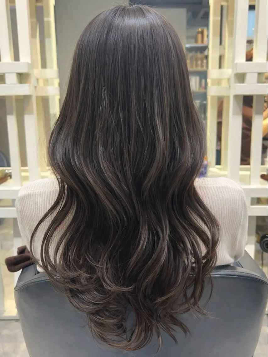 ロング カット ヘアカラー トリートメント 恵比寿韓国レイヤー× 艶透明感カラー大場のヘアスタイル