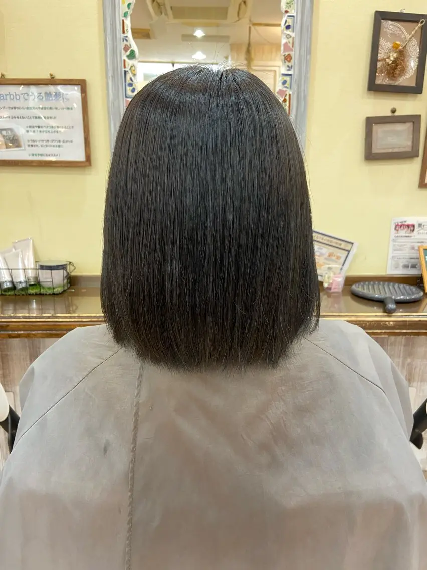 カラー 中村 莉緒のヘアスタイル