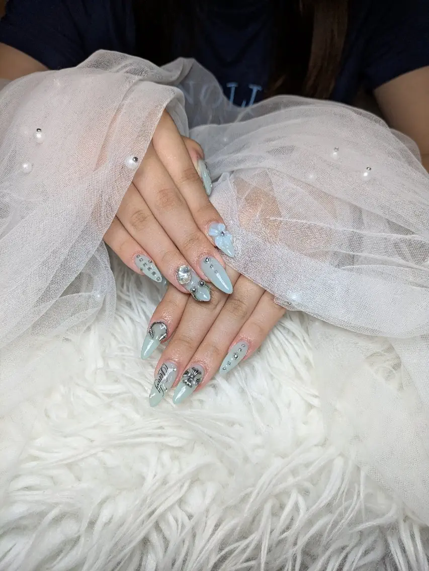 ネイル Queen Nail 研修生のネイルデザイン