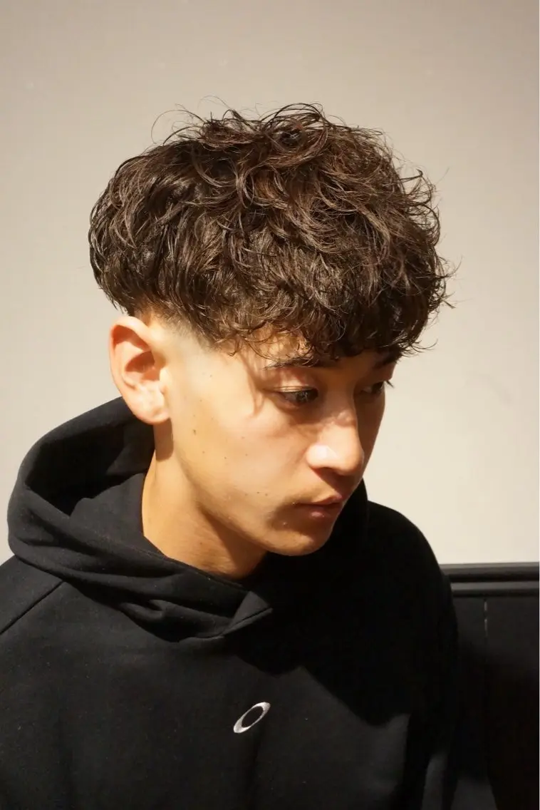 ショート パーマ メンズ スペインカール 濵田 蘭のヘアスタイル