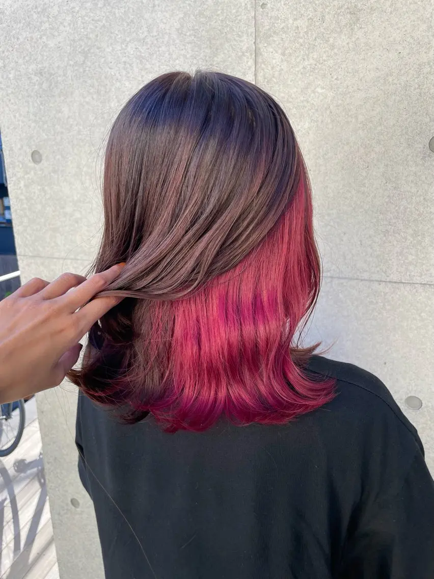 ロング カラー インナーカラー 推し ブリーチ  髪質改善のヘアスタイル