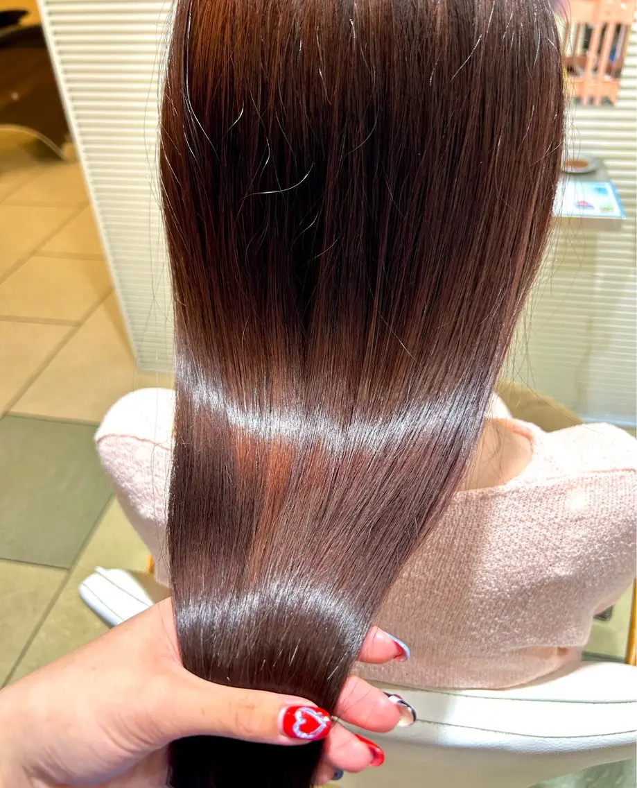 ロング カラー ボルドーカラー 🩷愛咲🩷レイヤー /透明感カラーのヘアスタイル