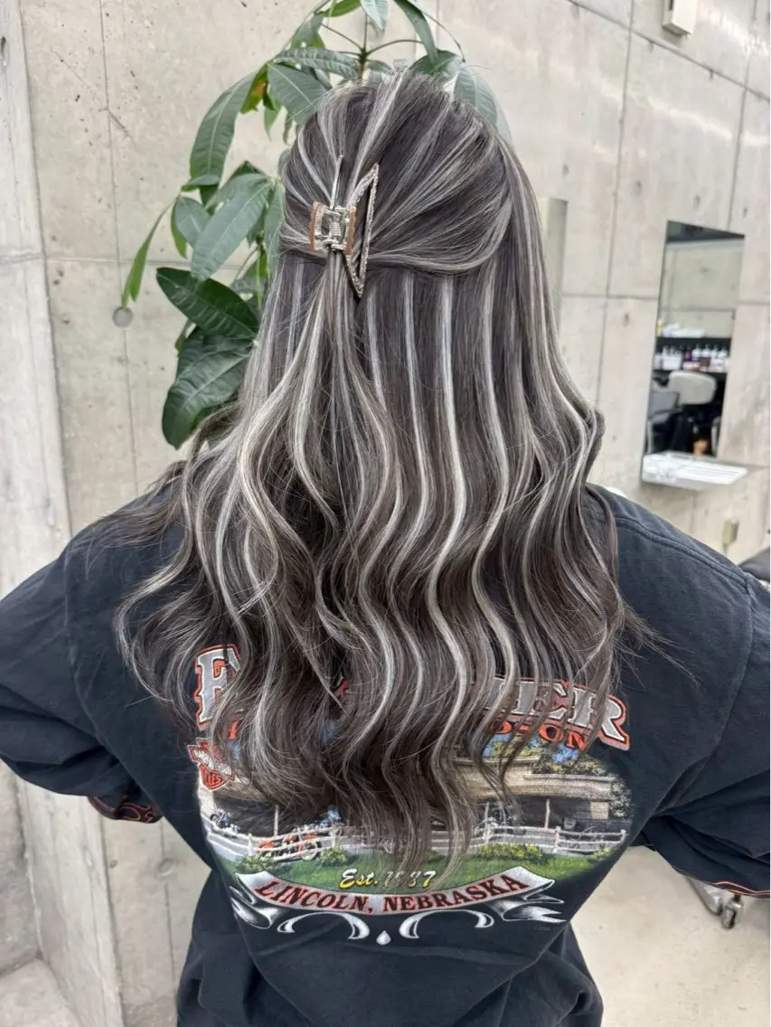 ロング カラー ハイライトカラー ハイライト 髙木 利央のヘアスタイル