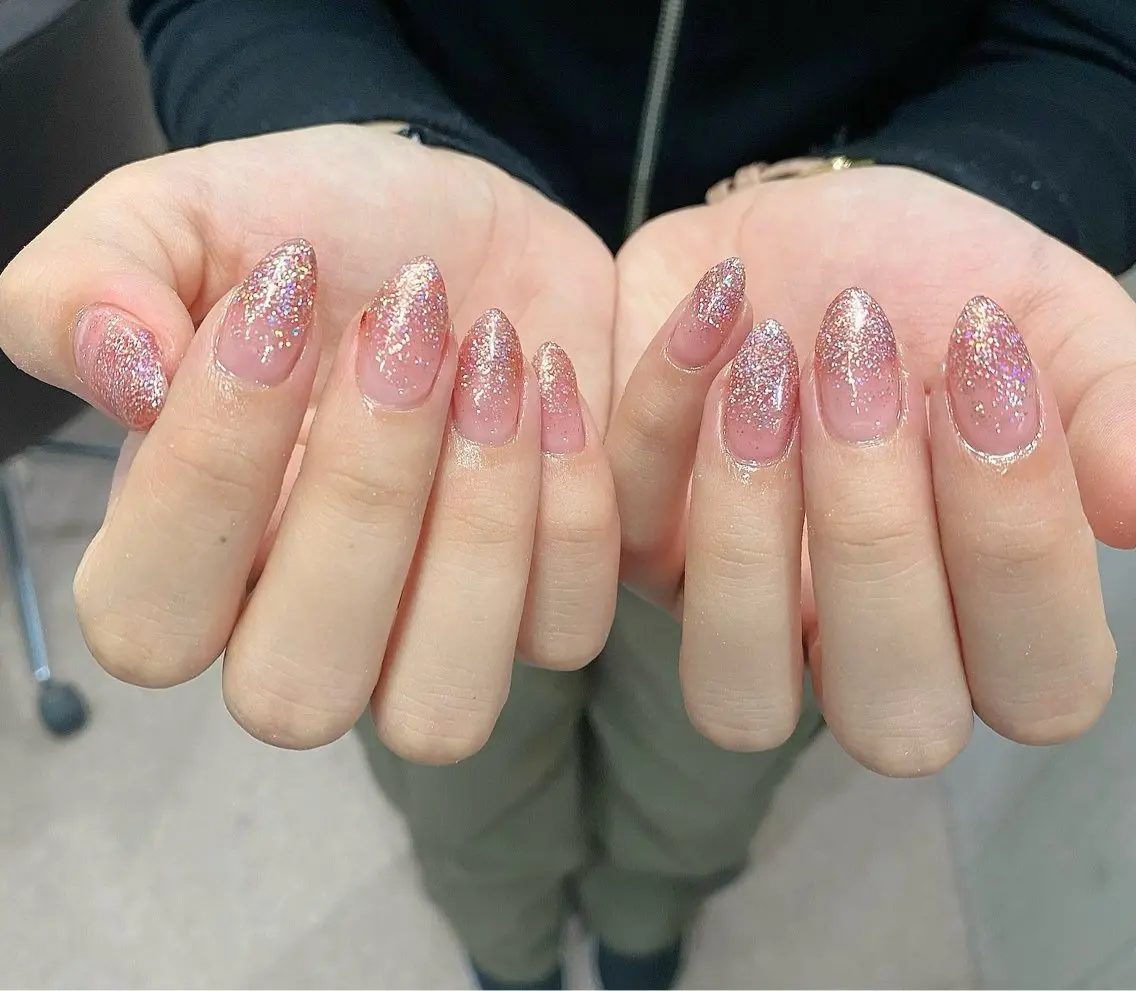 ネイル ジェルネイル グラデーション キラキラネイル ラメ(グリッター) ハンドネイル Salon Ｋのネイルデザイン