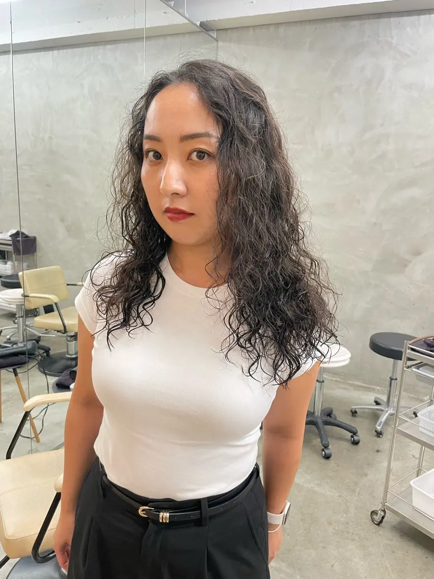 ロング パーマ スパイラルパーマ カット パーマ トリートメント スパイラルパーマ 🌐hina⭐️のヘアスタイル