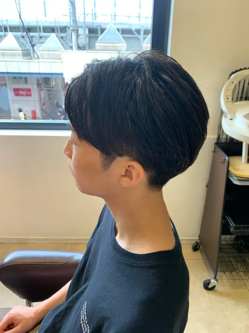 メンズ センターパート 刈り上げ 庄司 沙羅のヘアスタイル